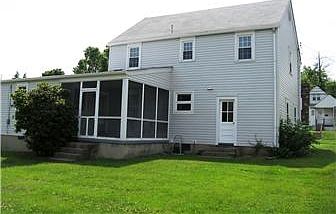 3rd image of 606 Overland Ave