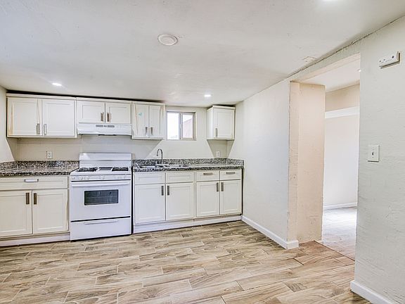 4th image of 422 Francis St