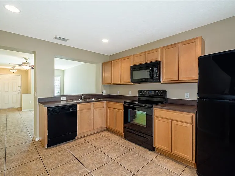 5087 Dominica Dr — Photo 9