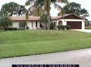 362 SE Thornhill Dr, Port Saint Lucie, FL 34983