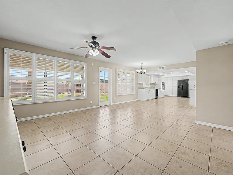 4016 W Hayward Ave — Photo 9