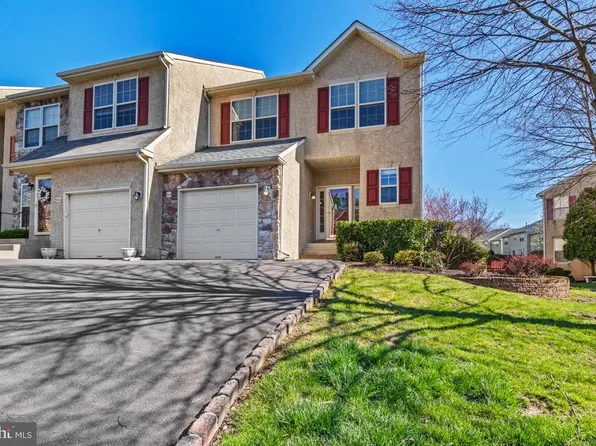 64 Chadwick Cir, Norristown, PA 19403