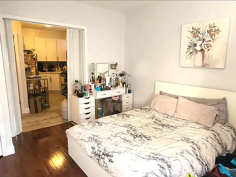 34-39 9th St #1F — Photo 2