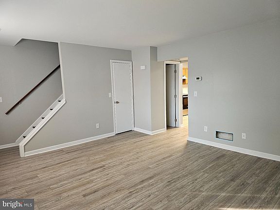 5th image of 48 E Gay St