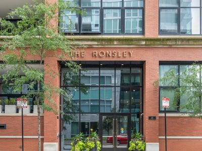 676 N Kingsbury St #302, Chicago, IL, 60654