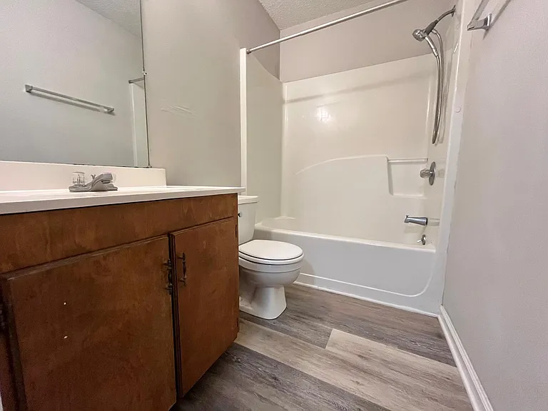 412 Killian Ave #5 — Photo 6