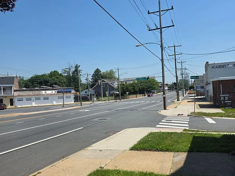100 S Maryland Ave — Photo 12