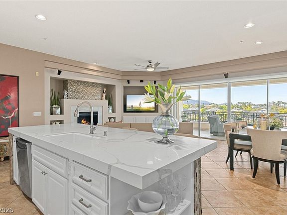 3rd image of 9204 Tesoras Dr Unit 202