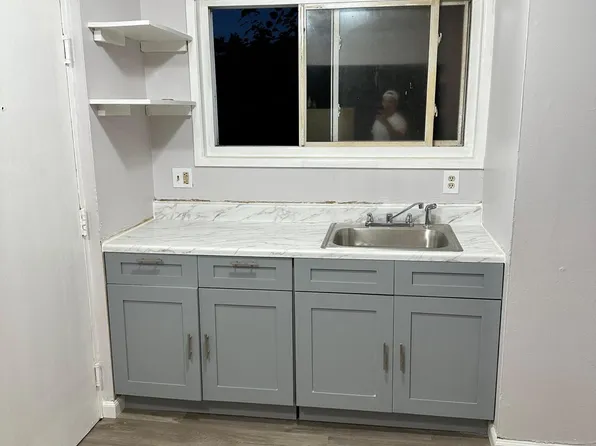 18 Vernon St APT B5, Hartford, CT 06106