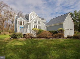 6925 Persimmon Tree Rd, Bethesda, MD 20817