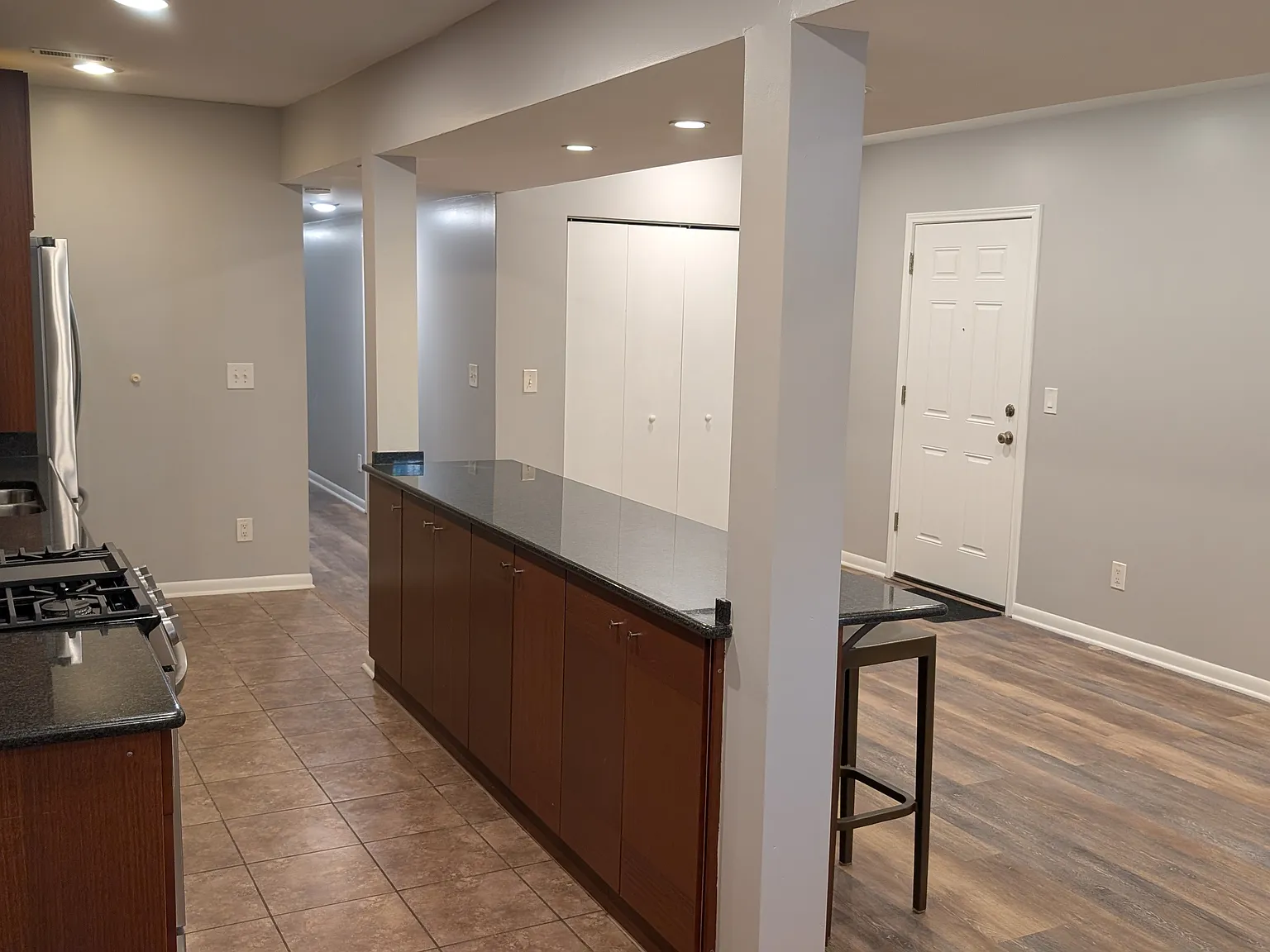 2 bed, 1500 sqft, $1,900 — Photo 3
