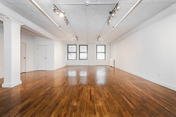 Rented by Compass | media 24