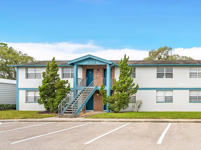 Serenity Lake Apartments — Photo 7