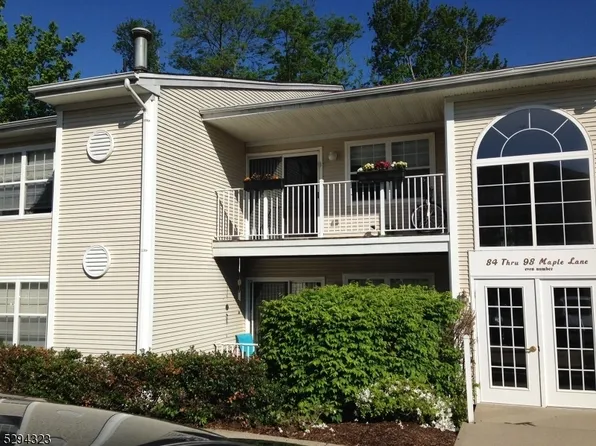 98 Maple Ln, Mount Arlington Boro, NJ 07856