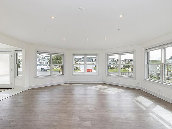 4th image of 253 Harbor View Way