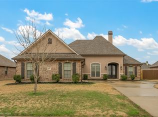 717 Saint Martin Ln, Bossier City, LA 71111