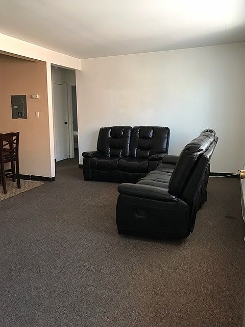 2nd image of 101 Willow Ave #2nd