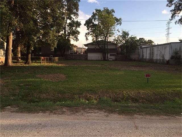 2nd image of 2211 Lou Ellen Ln