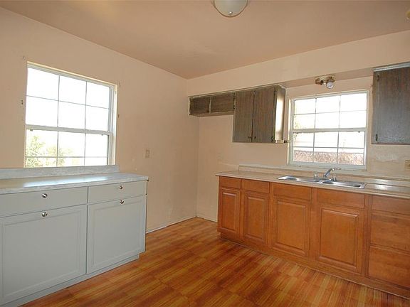 3rd image of 11723 127th Ave