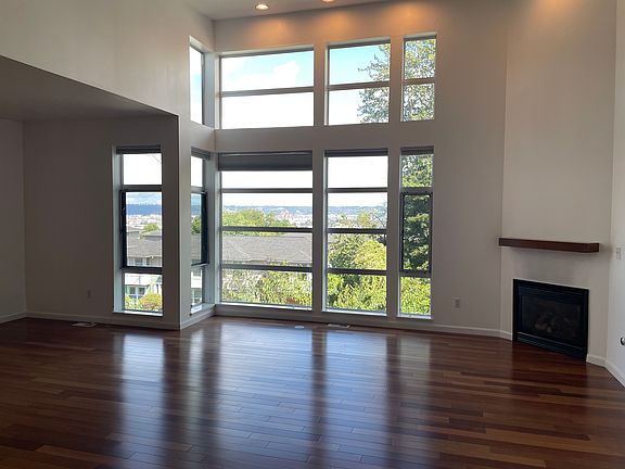 3rd image of 2341 Yakima Ct