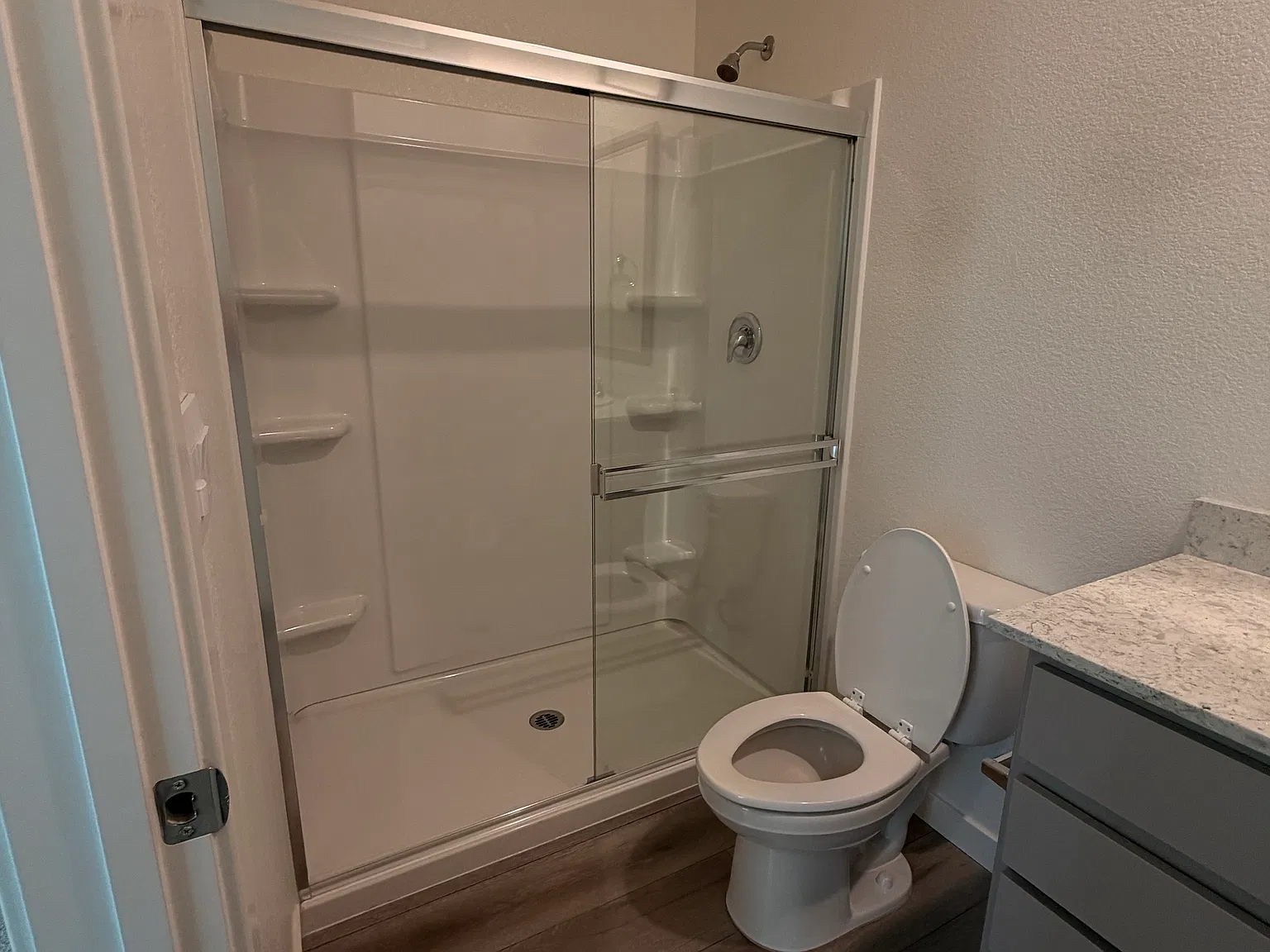 1 bed, 500 sqft, $1,700 — Photo 3