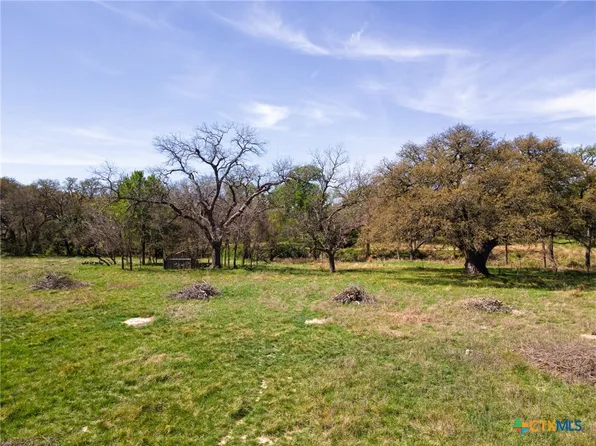 E 3rd St, Lampasas, TX 76550