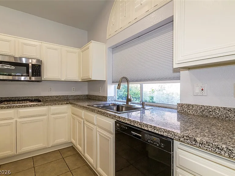 2057 Lordsburg Ln — Photo 14