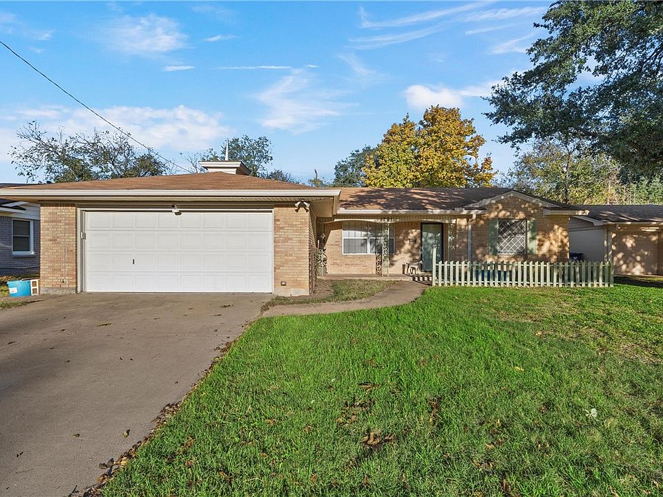 1st image of 1201 Pembrook Dr