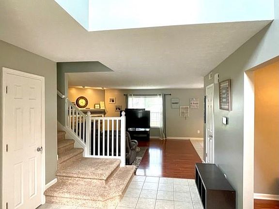 3rd image of 1950 Acorn Ct