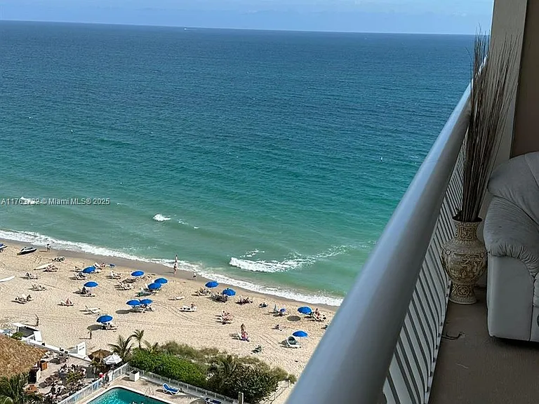 4020 Galt Ocean Dr — Photo 2