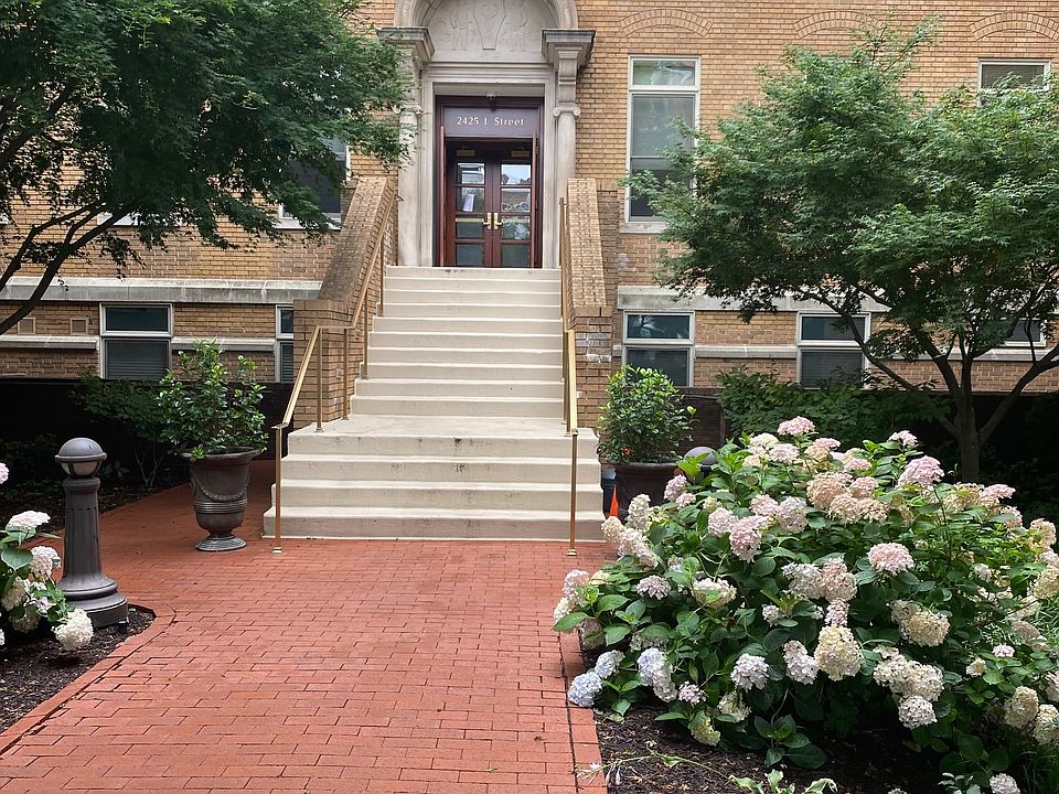 Main Entrance to Columbia Residences
