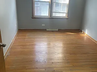 3 bed, 1.5 bath, 1200 sqft, $2,100 — Photo 3