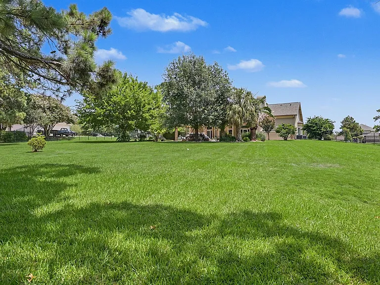 60 La Jolla Cir — Photo 35