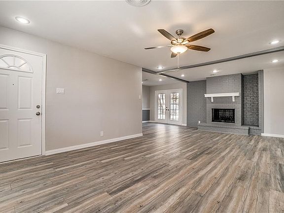 5th image of 2933 Hollandale Ln