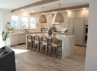 1581 N Lakeshore Dr, Mount Pleasant, SC 29466
