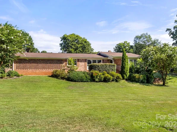 701 Woodside Dr, Kings Mountain, NC 28086