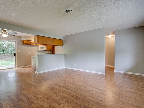 3rd image of 8016 Glen Park Ave
