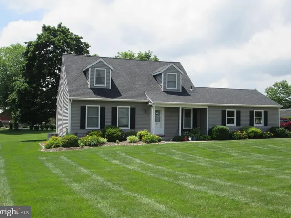 2515 Washington Dr, Gilbertsville, PA 19525