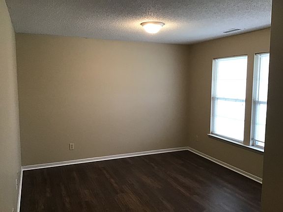 3rd image of 9222 Blue Pine Dr