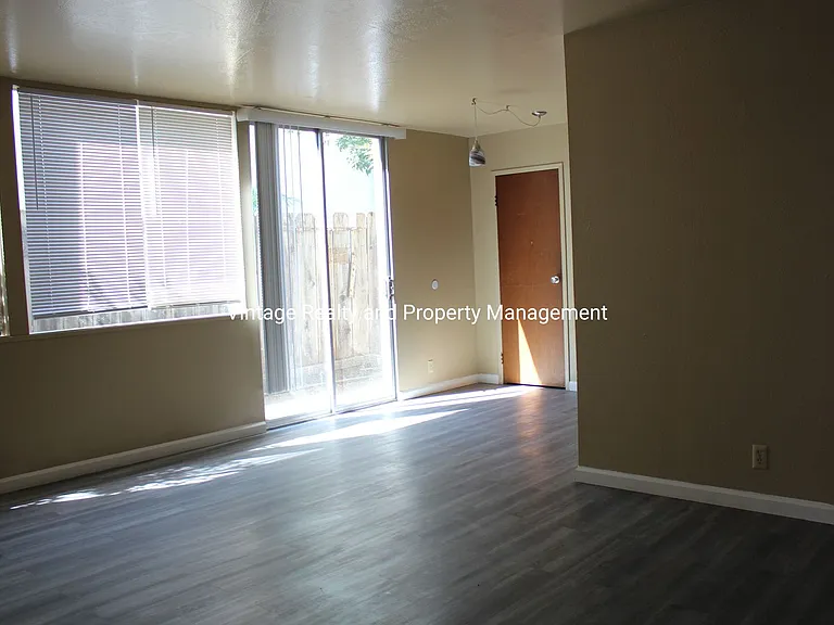 248 W Knoles Way — Photo 23