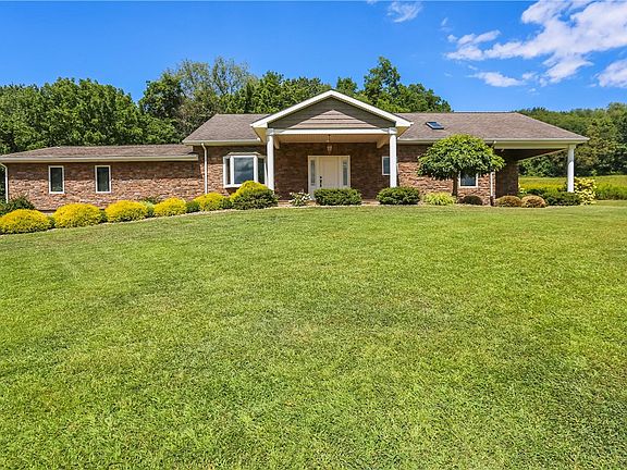 3rd image of 143 Paradise Dr