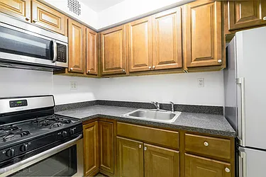 Rented by Hillel Realty Group