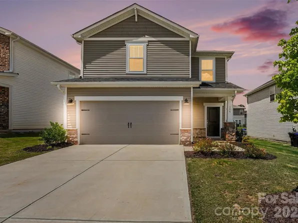 155 Shepherds Landing Dr, Mooresville, NC 28115