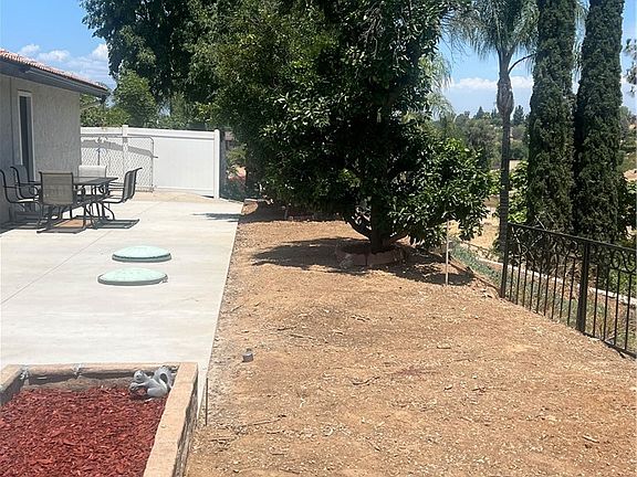 5th image of 15290 Golden Star Ave
