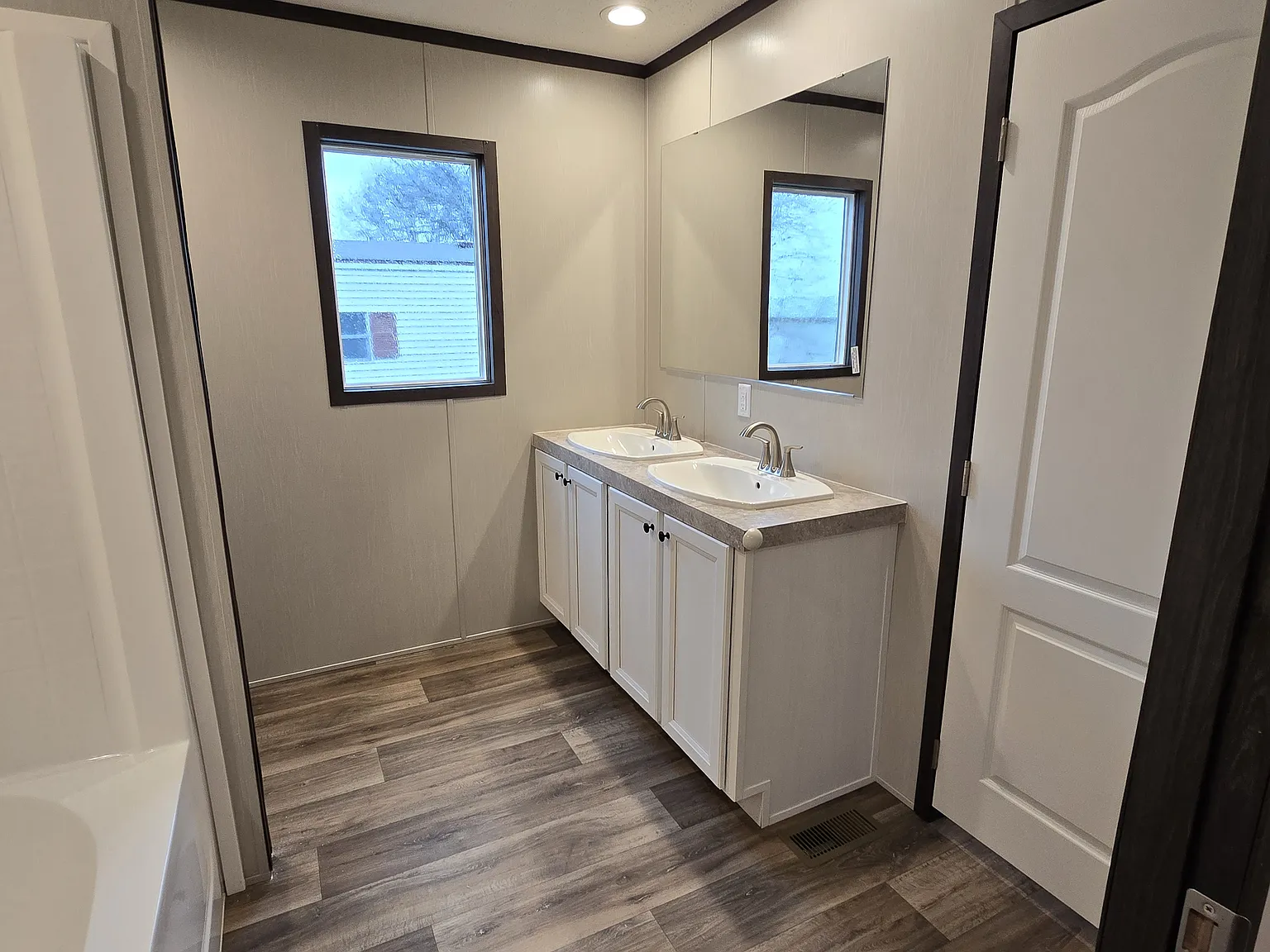 3 bed, 1080 sqft, $1,250 — Photo 4