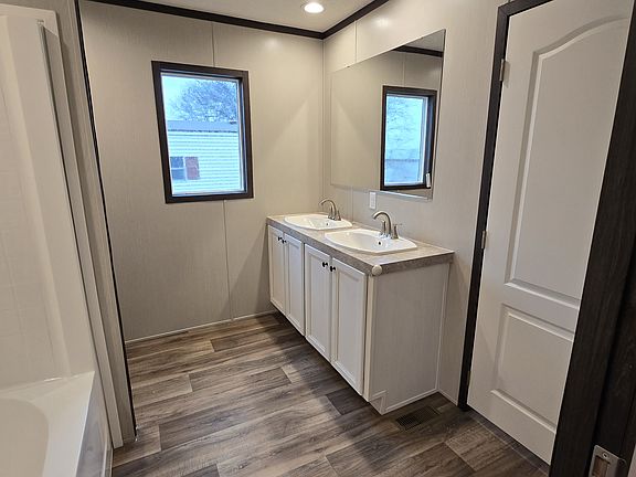 4th image of 1505 S Saint Louis St #7