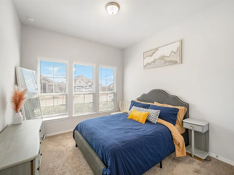 1811 Smithers Landing Dr — Photo 12