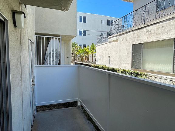 3rd image of 1517 Corinth Ave #4