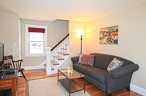 4th image of 20 Greenwood Ave