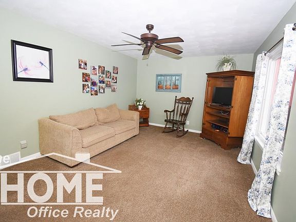 3rd image of 205 E Rolfe